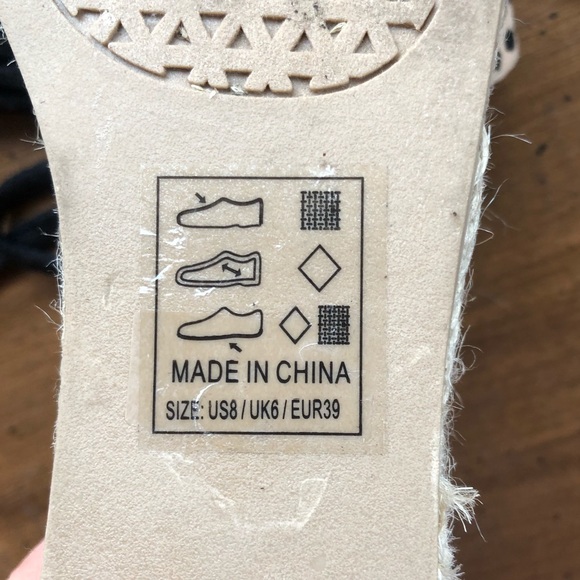 Platforms 🤍 - Picture 3 of 3